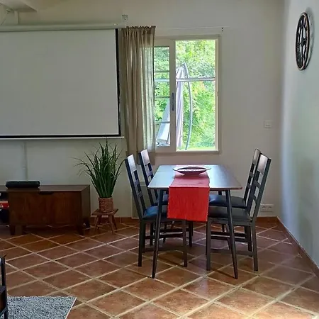 Cocoon Au Pied Des Pyrenees Holiday home *